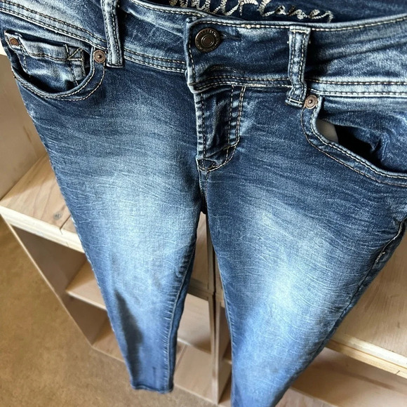 Wallflower Skinny Jeans - Picture 9 of 10